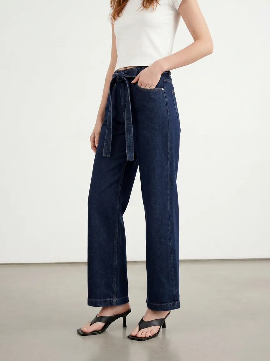 MODA AI on-model fashion catalog — set 1, alternate angle 4: same model, same look, AI-generated studio-quality shot